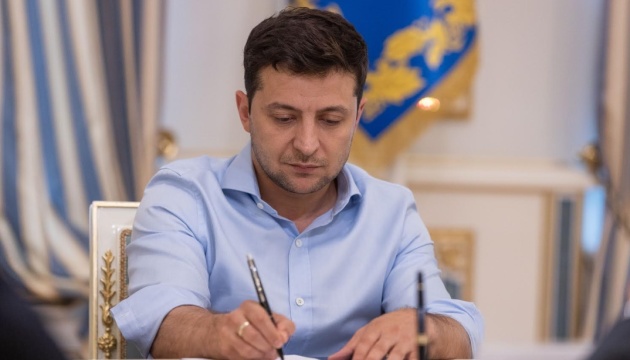 Президент України Володимир Зеленський Зеленський утворив Сєвєродонецьку військово-цивільну адміністрацію