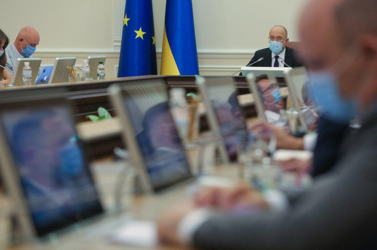 На допомогу сім'ям загиблих та постраждалих в ООС уряд виділив 10,5 млн На допомогу сім'ям загиблих та постраждалих в ООС уряд виділив 10,5 млн