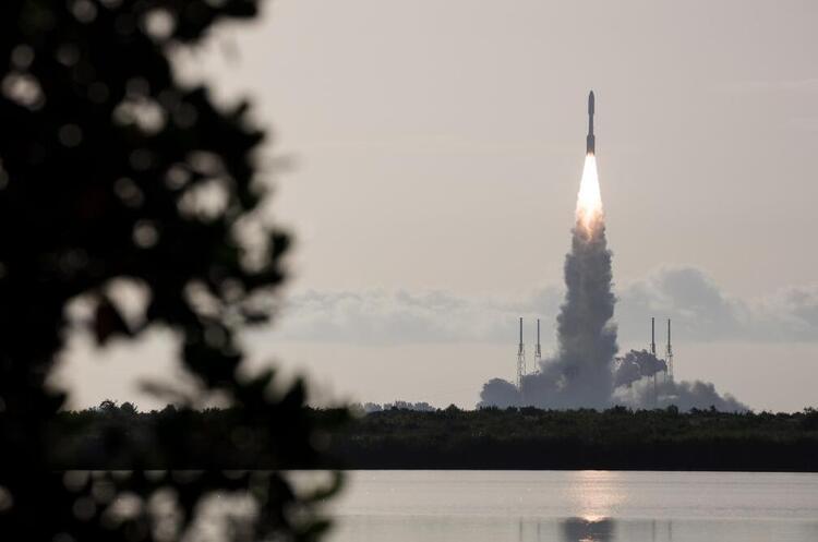 @NASA NASA відправила на Марс новий марсохід, щоб знати відомості про походження Всесвіту
