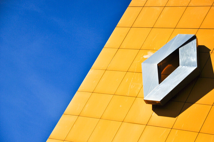 Автоконцерн Renault відзвітував про історичні збитки, тоді як група PSA зберегла рентабельність Автоконцерн Renault відзвітував про історичні збитки, тоді як група PSA зберегла рентабельність