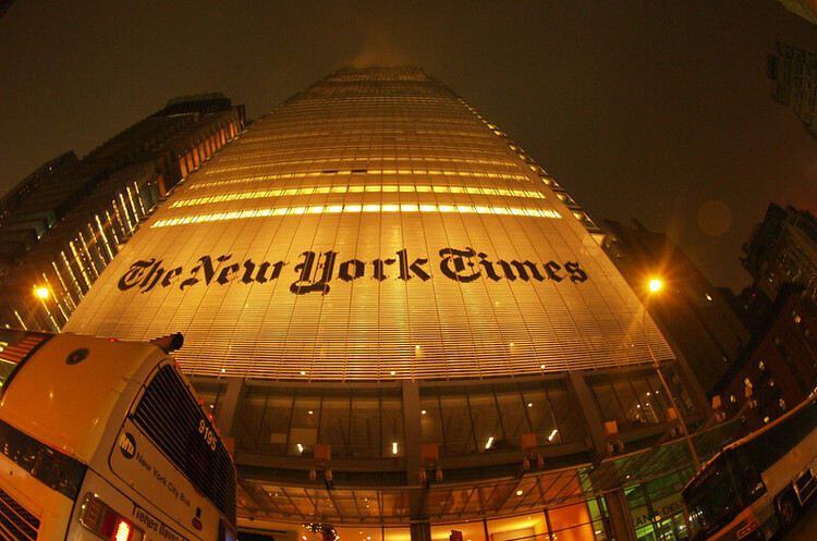 Вперше за 169 років The New York Times отримала більше доходів від цифрової версії, ніж від паперової Вперше за 169 років The New York Times отримала більше доходів від цифрової версії, ніж від паперової