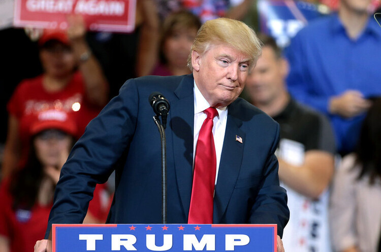 Дональд Трамп Facebook та Twitter покарали Трампа за поширення дезінформації
