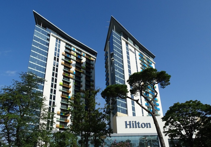 фото pixabay.com Мережа готелів Hilton зазнала збитків на майже півмільярда і готує скорочення працівників