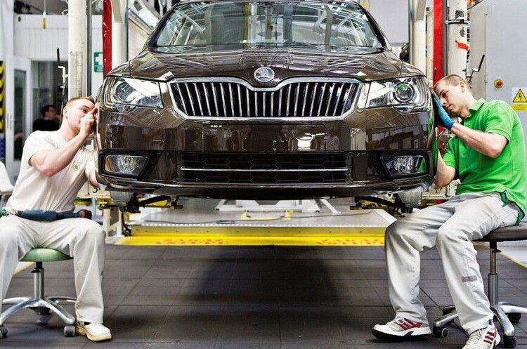 Автовиробництво в Україні з початку року скоротилося на 40% Автовиробництво в Україні з початку року скоротилося на 40%