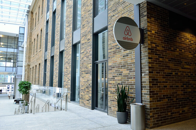 Airbnb планує вийти на IPO в серпні – WSJ Airbnb планує вийти на IPO в серпні – WSJ