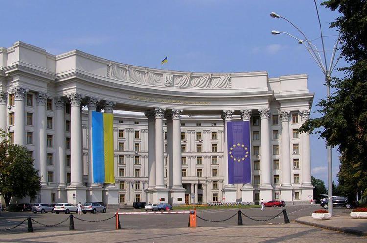 Зеленський призначив послів України на Кіпрі та у Мексиці Зеленський призначив послів України на Кіпрі та у Мексиці