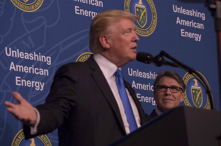 Дональд Трамп Трамп за рік збіднів на $300 млн – Bloomberg
