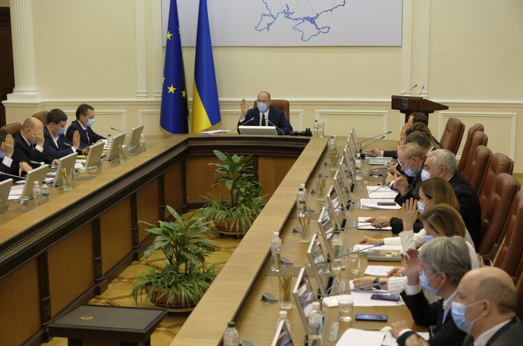 Кабмін призначив керівника Держмитслужби, держсекретаря Мінпрому і главу порту «Південний» Кабмін призначив керівника Держмитслужби, держсекретаря Мінпрому і главу порту «Південний»