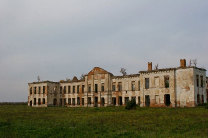 Палацовий комплекс князів Сангушко, Ізяслав 80% культурних пам'яток України потребують негайної реставрації – Ткаченко