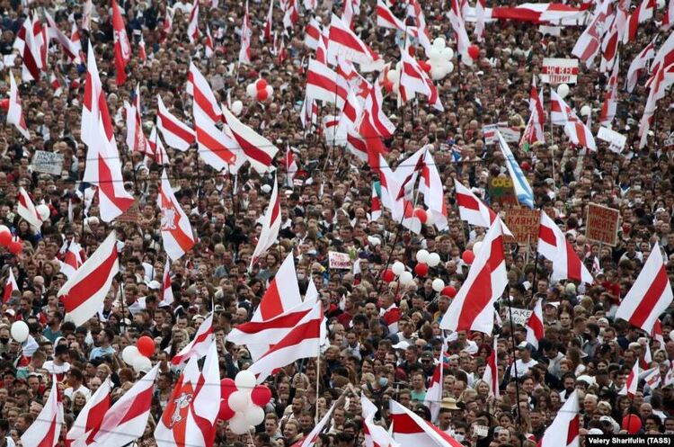 Протестуючі у Мінську, 23 серпня 2020 року «Голос» закликає Раду ухвалити проєкт постанови про невизнання легітимності виборів у Білорусі