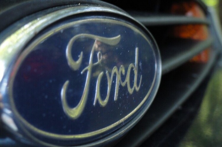Ford скоротить 1400 працівників