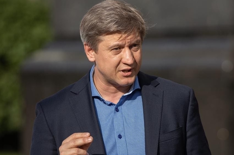 Ексміністр фінансів Олександр Данилюк Ексміністр фінансів назвав рішення суду на користь Сурксісів початком розвалу результатів націоналізації ПриватБанку