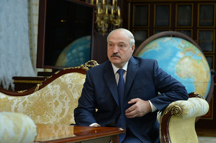 Олександр Лукашенко Білорусь перекинула половину армії до кордонів з Литвою та Польщею – Лукашенко