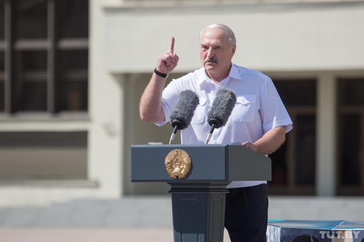 Президент Білорусі Олександр Лукашенко Лукашенка оголосили в розшук: хакери зламали сайт МВС Білорусі