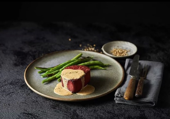 фото Redefine Meat В Ізраїлі на 3D принтері надрукували рослинний стейк