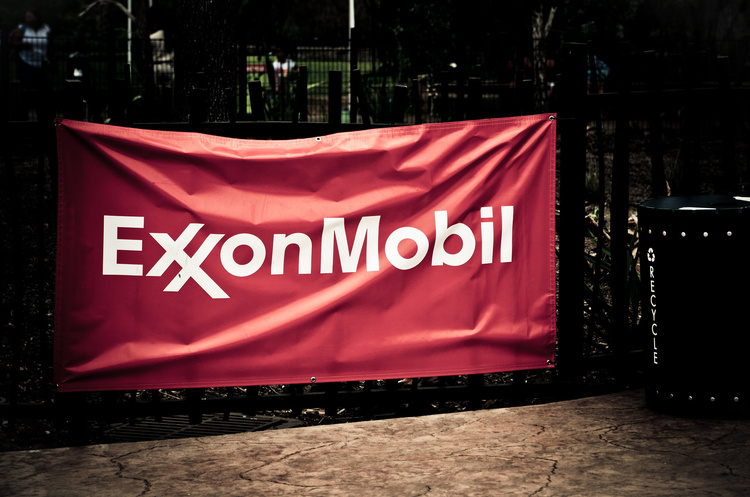 Exxon Mobil загрожує дефіцит у розмірі $48 млрд до кінця 2021 року – Reuters Exxon Mobil загрожує дефіцит у розмірі $48 млрд до кінця 2021 року – Reuters