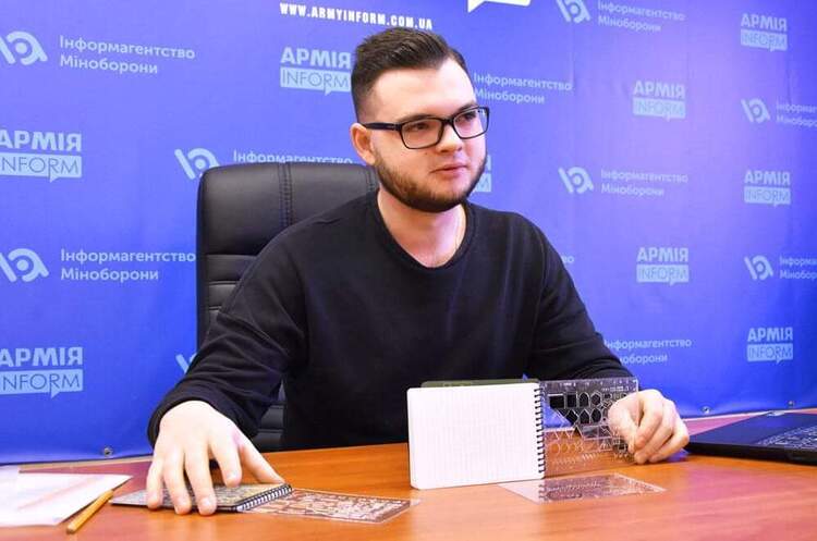 Успішні до 25-ти: що спонукало українського студента винайти тактичний блокнот для військових