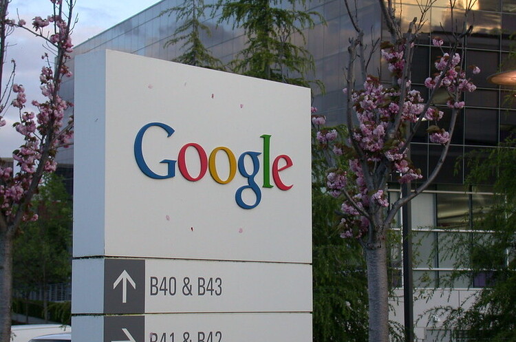 Google заявила, що її вуглецевий слід тепер дорівнює нулю Google заявила, що її вуглецевий слід тепер дорівнює нулю