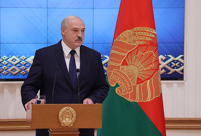 Олександр Лукашенко Лукашенко попросив у Путіна «деякі типи зброї» – ЗМІ