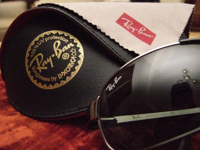 Facebook домовилась разом з виробником Ray-Ban виготовляти розумні окуляри Facebook домовилась разом з виробником Ray-Ban виготовляти розумні окуляри