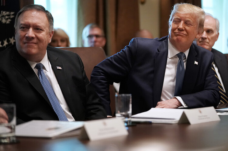 Майк Помпео та Дональд Трамп США оголосили про відновлення санкцій проти Ірану