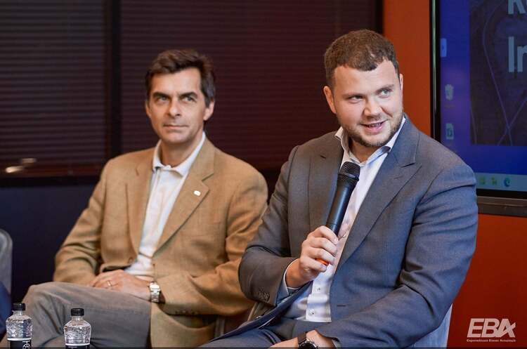 Міністр інфраструктури Владислав Криклій та очільник УЗ Володимир Жмак Порти Усть-Дунайськ, Білгород-Дністровськ та Скадовськ віддадуть на приватизацію