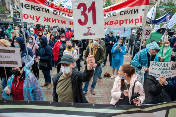 «Фішки» забудовників, або Як маніпулювати громадською думкою руками обдурених інвесторів «Фішки» забудовників, або Як маніпулювати громадською думкою руками обдурених інвесторів
