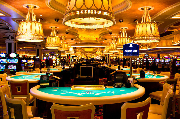 Американський оператор казино Caesars збирається купити британську букмекерську контору за $3,7 млрд Американський оператор казино Caesars збирається купити британську букмекерську контору за $3,7 млрд