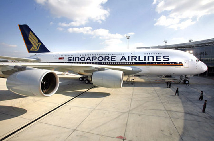 Singapore Airlines відмовились від «польотів в нікуди», проте дозволять пасажирам їсти на борту літаків Singapore Airlines відмовились від «польотів в нікуди», проте дозволять пасажирам їсти на борту літаків