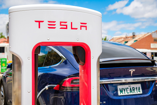 Tesla будуватиме фірмові заправки в Україні не раніше 2022 року Tesla будуватиме фірмові заправки в Україні не раніше 2022 року