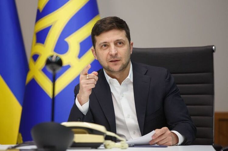 Президент України Володимир Зеленський Зеленський продовжив мораторій на стягнення майна за валютними кредитами