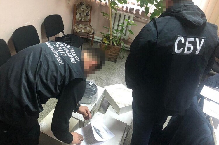 Житомирський бронетанковий завод викрили на неякісному ремонті броньованої техніки для ЗСУ Житомирський бронетанковий завод викрили на неякісному ремонті броньованої техніки для ЗСУ