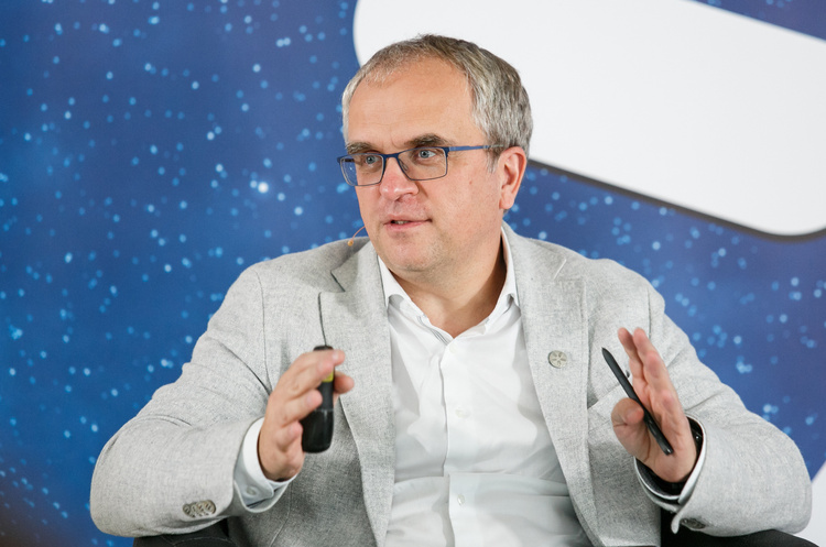 Александр Комаров Президент «Киевстар»: «Мы не конкурируем с финансовой системой, а дополняем ее»