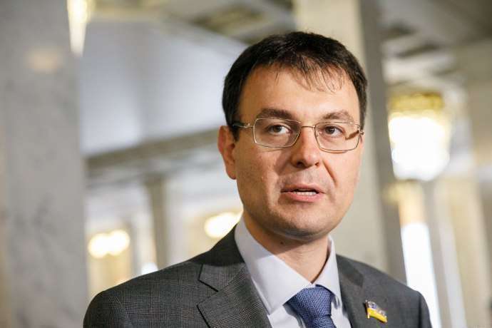 Гетьманцев вважає, що треба перенести підвищення мінімалки до 6500 грн Гетьманцев вважає, що треба перенести підвищення мінімалки до 6500 грн
