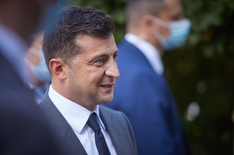 Президент України Володимир Зеленський Зеленський підписав закон, який розмежовує доходи й видатки між бюджетами району й територіальних громад