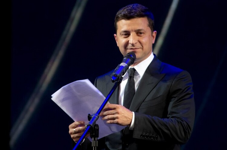 Президент України Володимир Зеленський Зеленський анонсував всенародне опитування 25 жовтня