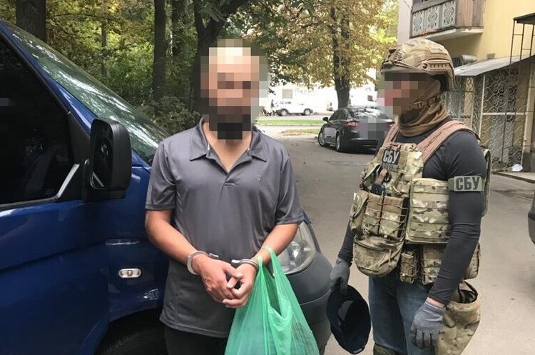 В Одесі затримали учасника ІДІЛ, якого розшукував Інтерпол В Одесі затримали учасника ІДІЛ, якого розшукував Інтерпол