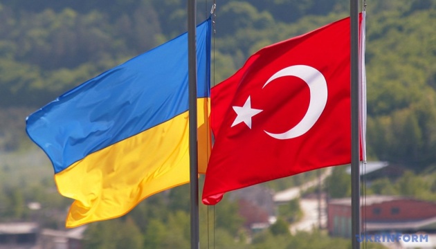 Зеленський назвав напрямки співпраці з оборонною сферою Туреччини Зеленський назвав напрямки співпраці з оборонною сферою Туреччини