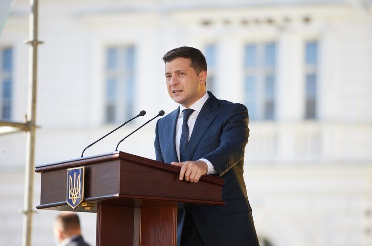 Президент України Володимир Зеленський КМІС: 41% українців не будуть довіряти результатам оптування 25 жовтня, 43% – будуть