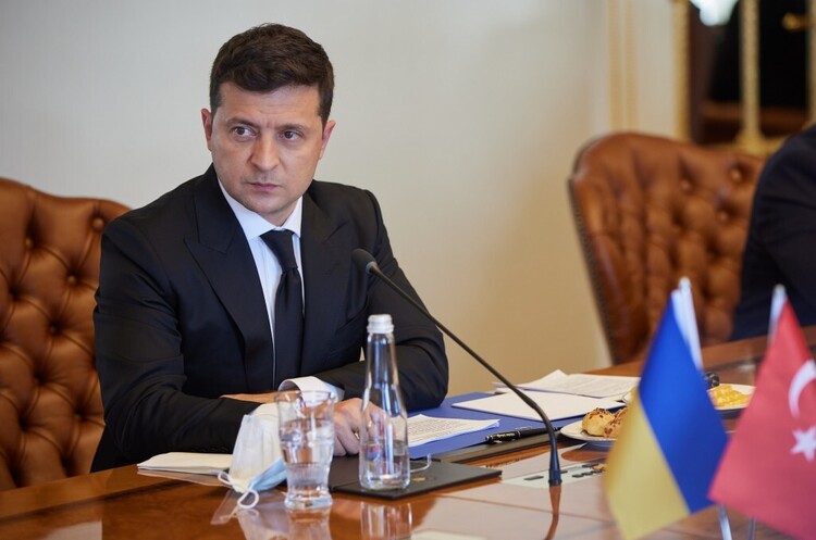 Президент України Володимир Зеленський У середу 120 нардепів зі «Слуги народу» поїдуть у прифронтові райони Донбасу – Зеленський