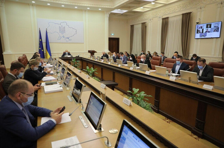 Відтепер посвідку на тимчасове проживання можна оформити без додаткового виїзду Відтепер посвідку на тимчасове проживання можна оформити без додаткового виїзду