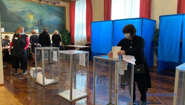 Явка в Україні на місцевих виборах на 20:00 становила 35,94% – «ОПОРА» Явка в Україні на місцевих виборах на 20:00 становила 35,94% – «ОПОРА»
