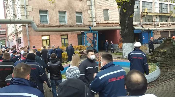 Час вийшов: Лукашенко не виконав умови «народного ультиматуму», в країні почались протести робітників Час вийшов: Лукашенко не виконав умови «народного ультиматуму», в країні почались протести робітників