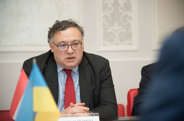 Послу Угорщини вручили ноту протесту через втручання в українські вибори Послу Угорщини вручили ноту протесту через втручання в українські вибори