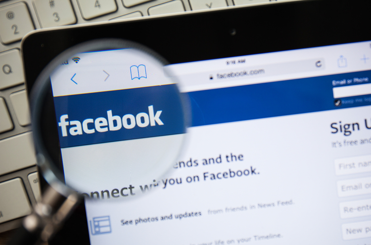 фото Shutterstock Google, Facebook і Twitter просять ЄС захистити їх від наслідків за видалення незаконного контенту