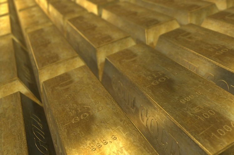 Центробанки вперше за десятиліття продають золото