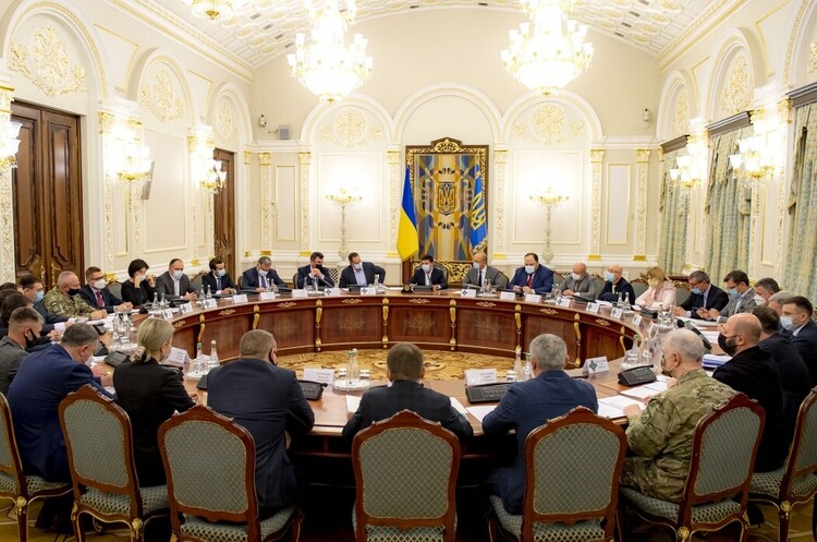фото Офіційний сайт Президента України Зеленський почав термінове засідання РНБО щодо рішення КС про скасування е-декларування