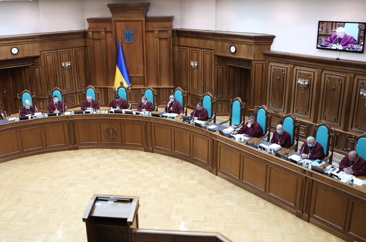 Голова КСУ вбачає «ознаки конституційного перевороту» в законопроєкті Зеленського Голова КСУ вбачає «ознаки конституційного перевороту» в законопроєкті Зеленського