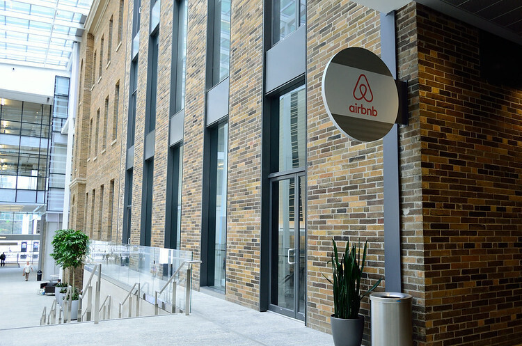 Airbnb подасть заявку на ІРО наступного тижня, почне роудшоу для інвесторів у грудні Airbnb подасть заявку на ІРО наступного тижня, почне роудшоу для інвесторів у грудні