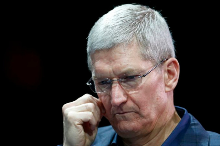 Тім Кук Apple і Тіму Куку доведеться відповідати перед судом за приховування інформації